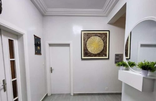 Dakar Apartment | Elegant Appartement F3 - Point E Dakar. Sécurisé & Centrale Tout Service Inclus