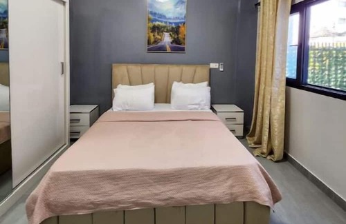 Dakar Apartment | Elegant Appartement F3 - Point E Dakar. Sécurisé & Centrale Tout Service Inclus