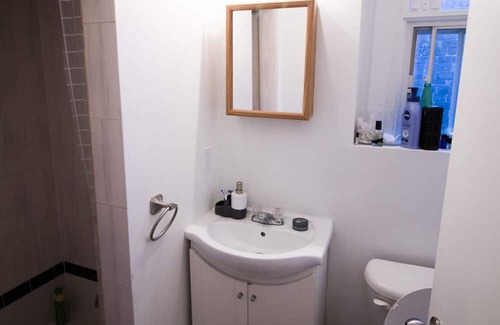Church and Wellesley Apartment | Central & Economical Suite in Eduardian Home
