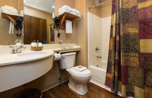 Onalaska House | For Nature Lovers: Cozy Stay w/ Access to Outdoor Activities | 3 Units