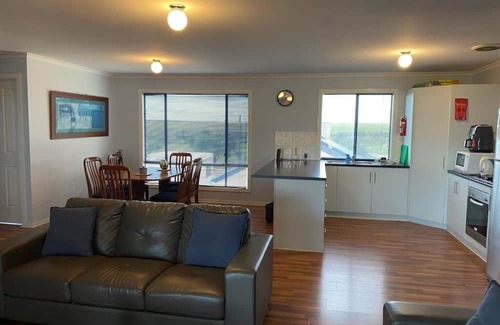 Wallaroo Plain House | OSPREY TOO