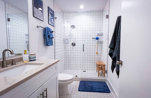 SoNo Apartment | Stylish Downtown Atlanta Loft FREE Parking No Cleaning Fee