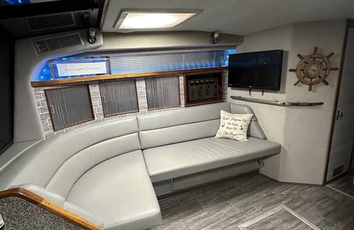 Henderson Boat Rental | Looking for a unique lake travel experience? Look no further!