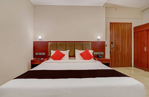 Perumbavoor Hotel | Super OYO Capital O Kizhakkambalam
