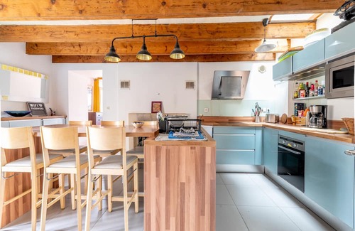 Bouguenais House | Holiday Home 'Maison Familiale Sud Nantes' with Private Garden and Wi-Fi