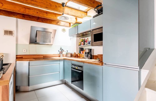 Bouguenais House | Holiday Home 'Maison Familiale Sud Nantes' with Private Garden and Wi-Fi