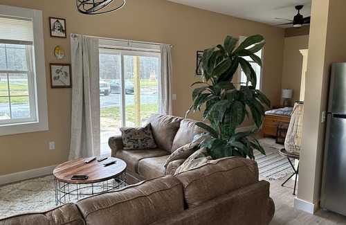 St. Martin Cottage | 1 bedroom studio suite located 10 from Maryland beaches