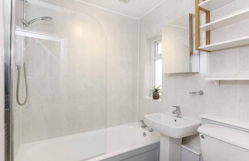 Malton House | Charming 2 bed pet friendly sleeps 6 in Norton