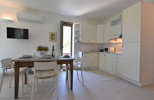 Mello Apartment | Nice apartment for 4 people with A/C, WIFI, TV, terrace, pets allowed and parking