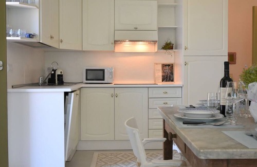 Mello Apartment | Nice apartment for 4 people with A/C, WIFI, TV, terrace, pets allowed and parking
