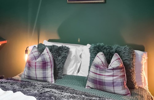 Cowal Peninsula Cottage | 4 bedroom accommodation in Loch Eck, near Dunoon