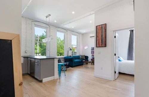 Bangor Apartment | City Serenade: Music-Themed Oasis Downtown