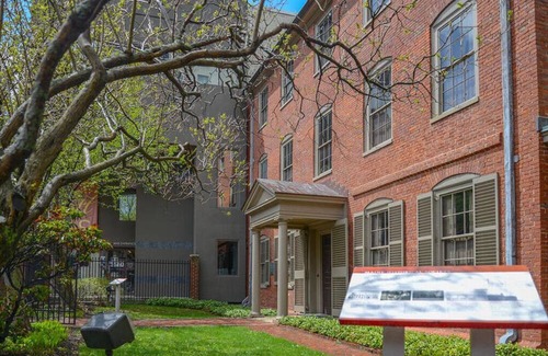 East Bayside House | Relax by the Bay: Portland Waterfront Hotel with Indoor Pool | 2 Units