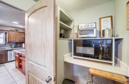 Tulsa House | Tulsa Home w/Outdoor Patio & Grill!