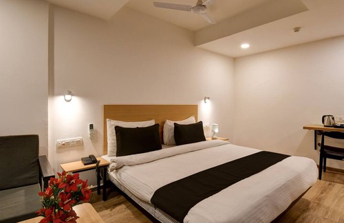 Kolkata Hotel | Townhouse Apple Tree Express Rajarhat