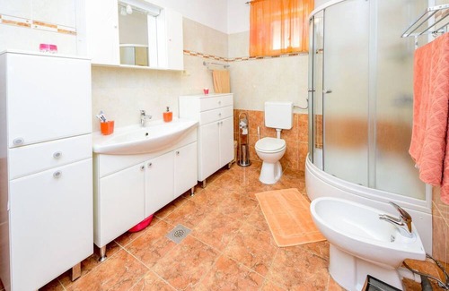 Babina House | Wonderful private villa for 4 guests with WIFI, TV, terrace, pets allowed and parking