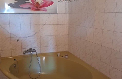 Buzsak House | Ferienhaus Maisonheike Haustierfreunndlich