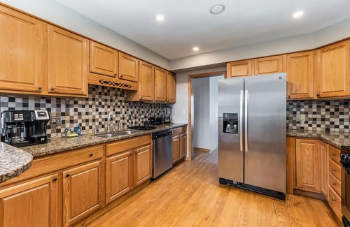 Leroy House | Saint John Indiana Rental