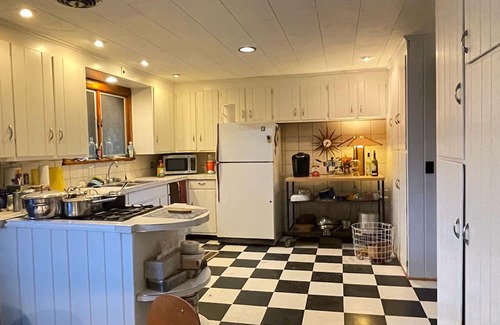 Portland House | Year Round Lake House