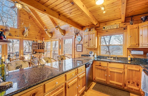 Burnsville Cabin | Burnsville Cabin - Deck, Fire Pit & Mountain Views