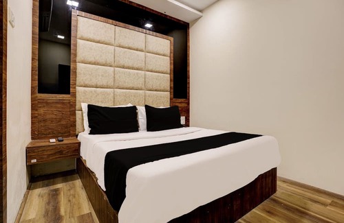 Malad East Hotel | OYO Flagship Hotel Ashirwad Inn