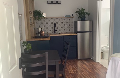 Kona Palisades Apartment | Tropical Bliss Cottage, Brand New Guest House close to the heart of Kailua Kona!