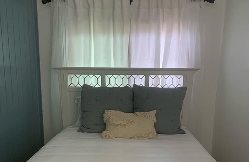 Kona Palisades Apartment | Tropical Bliss Cottage, Brand New Guest House close to the heart of Kailua Kona!