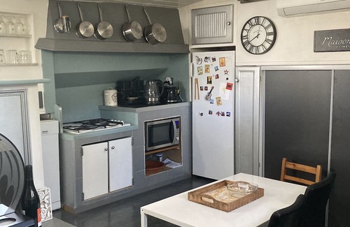 Avignon Boat Rental | Peniche Appartement 1 Chambre Avignon