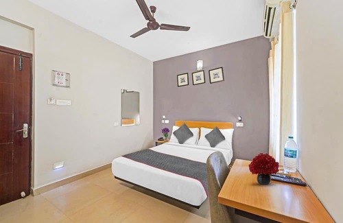 Thoraipakkam Hotel | Townhouse 966 FLINTSTONE STAYS