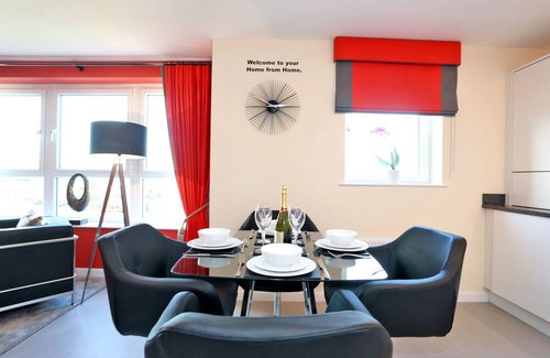 Dyce Apartment | Vibrant Home in Aberdeen, Scotland