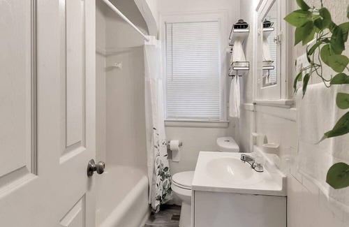 Detroit Apartment | Cozy Home Near Downtown Detroit