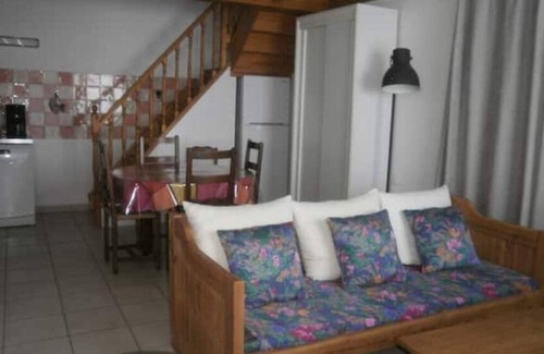 Berre-l'Etang Apartment | Studio Situé en Bordure D'étang et en Plein Coeur de la Provence