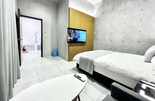Dongshan Bed & Breakfast | H-house