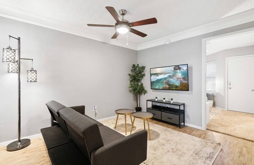 Brentwood Apartment | Luxe 1B1B 10 mins away from DT