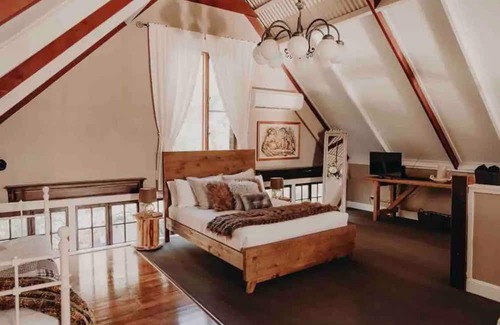 Maudsland House | Magnolia Manor Rustic Chapel