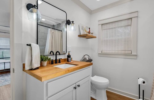 Columbus House | West Lowndes Country Cottage