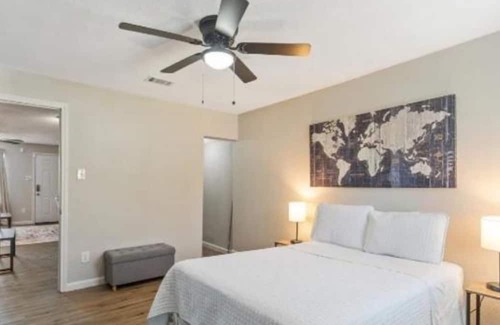 Cedar Crest Apartment | Modern & Cozy 1BR haven-near Bishop Arts District