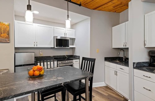 Wintergreen Condo | Mountain Inn Lodge 61 with Wintergreen Advantage