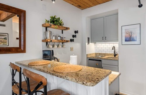Wintergreen Condo | Mountain Inn Lodge 55 with Wintergreen Advantage