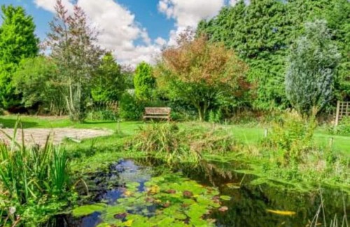 Newton-on-Rawcliffe Apartment | Idillic cottage w/pool + enclosed garden
