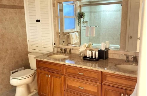 St. Clair Shores House | Newly renovated Nautical Mile Canal Retreat