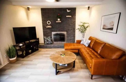 St. Clair Shores House | Newly renovated Nautical Mile Canal Retreat