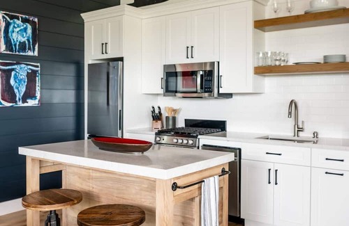 Burton House | BNR Farmstead|The Barnhouse|Enjoy the stargazing!