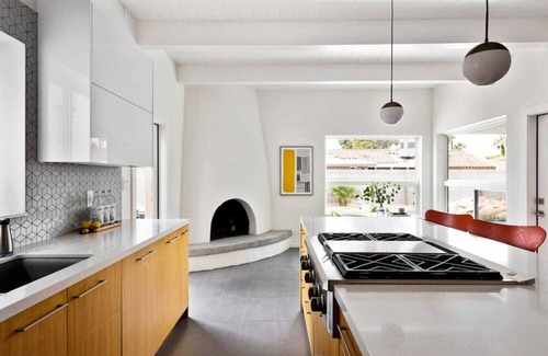 Alhambra House | *NEW* MCM Beauty w/Hot Tub and Heated Pool