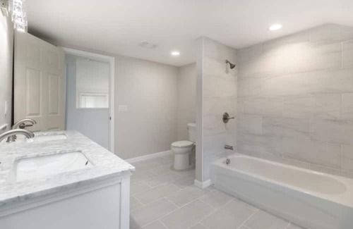 Drayton Plains House | Luxury Living Steps from Beaumont Royal Oak