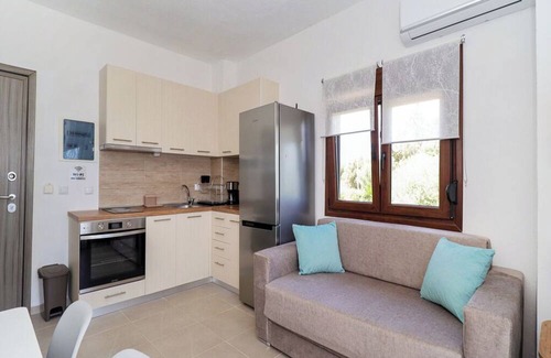 Kriopigi Apartment | Scenic Kriopigi Getaway - Cozy Anna-Maria Apartment for 4