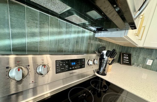 St. Petersburg - Clearwater House | Hampton Hideaway in Saint Pete with WiFi, smart TVs, firepit, & free parking!