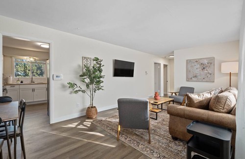 Iowa City House | cozy, convenient, close to UIHC!