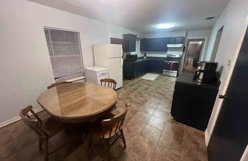 Lewisville House | Cozy 3 bedroom home in between all the action!