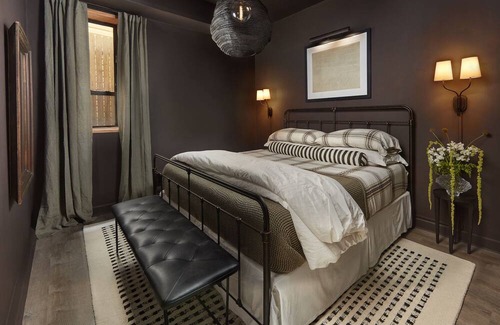 Bronzeville Apartment | The Study @ The Douglas / McCormick, IIT & Sox